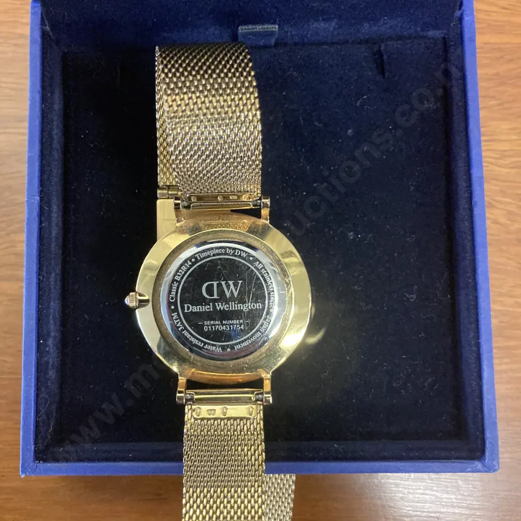 Daniel Wellington Classic B32R14 Timepiece With Mesh Strap Image 1++